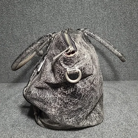 George Gina & Lucy Star Shoulder Bag Black Distressed Leather Handbag - Picture 10 of 16